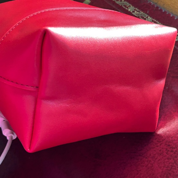 Red Hot Mini Bucket Bag New With Tags Crossbody Red Smooth Leather Look - Picture 6 of 16